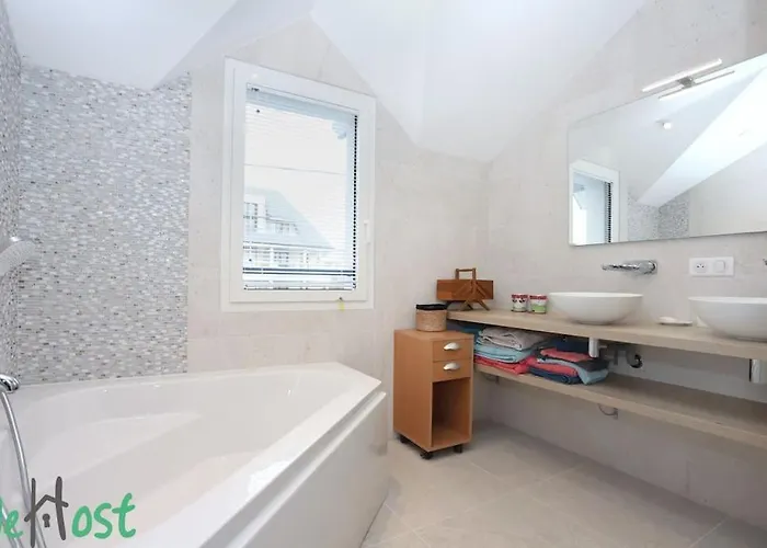 *Ty Bleuniou * - Proche mer et cœur de ville